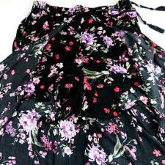 Torrid Walk-thru Floral Shorts / Maxi Skirt - Picture 2 of 2